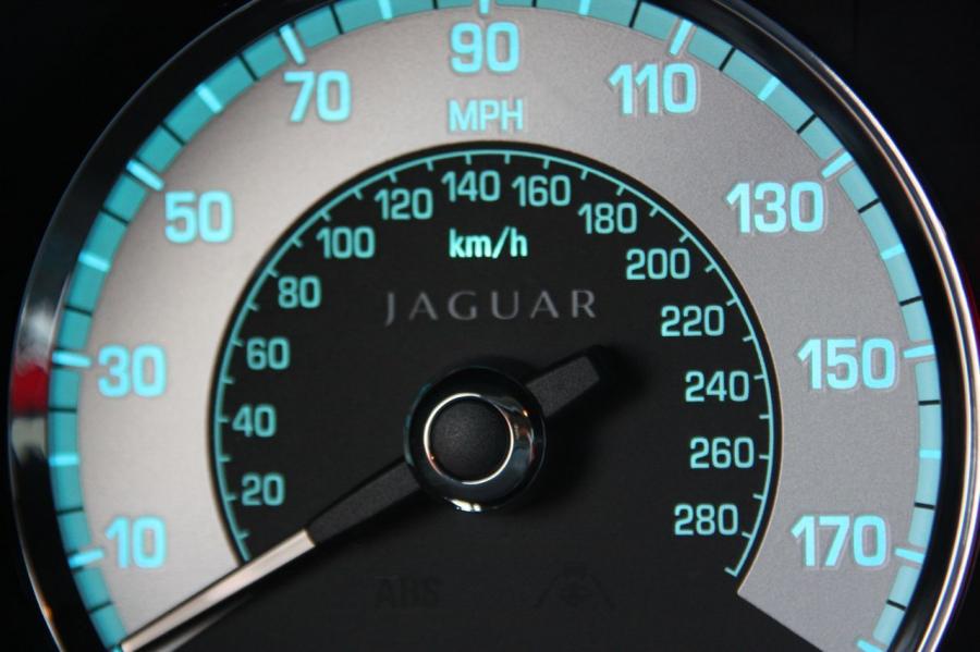  Jaguar XF Supercharged 2009 года  (фото 30 из 44)